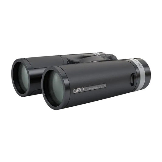 GPO Passion SD 8x42 kikare, liggande med objektiven mot kameran