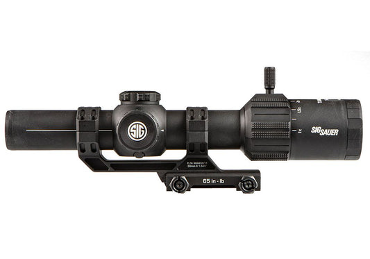 Sig Sauer TANGO-MSR 1-6x24 BDC6 belyst kikarsikte, sedd från höger sida i ALPHA-MSR-fästet