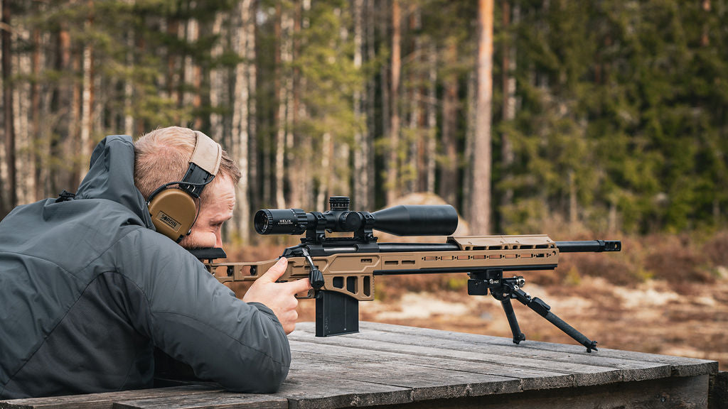 Element Optics Helix Gen2 6-24x50 monterat på vapen