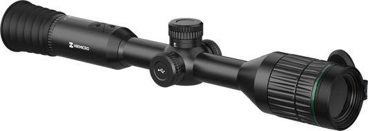 HIKMICRO ALPEX A50TN Digital Night Vision sikte är skapat för jakt i svagt ljus. Den ger tydlighet i fullfärg på dagtid och klassisk svartvit visning på natten. Det traditionella 30 mm-röret möter behoven hos professionella jägare som värdesätter traditioner och söker teknisk överlägsenhet.