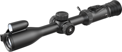 HIKMICRO ALPEX PRO A50PL är ett digitalt dag- och mörkerseende kikarsikte som är utformat för tydlig observation av mål från starkt dagsljus till djup natt. Med en 12 MP-sensor och ett ljusstarkt 50 mm F1.8-objektiv ger det ett brett synfält på 12