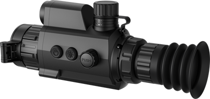 Hikmicro Panther PQ35L 2.0 Thermal Image Scope har en 640 × 512 termisk detektor och 1024 × 768 OLED-monitor. Hög värmekänslighet säkerställer perfekt detaljigenkänning även under de svåraste väderförhållanden när objektet och bakgrunden har minimal temperaturskillnad. Kikaren används främst för scenarier som vandring