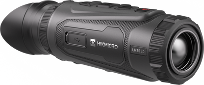 HIKMICRO Lynx 3.0 LH25 sätter en ny standard för termisk detektering på långa avstånd och kombinerar en 384×288-detektor med ett 25 mm f/1.0-objektiv för att leverera exceptionella prestanda för observation i öppen terräng och professionella tillämpningar. Denna avancerade termiska monokular utmärker sig där maximalt detekteringsområde är kritiskt.