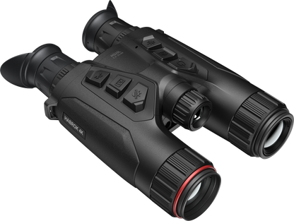Habrok HQ35L är en högpresterande 4K-multispektrumkikare med en kraftfull 640×512 termisk sensor med känslighet under 20 mK och ett 35 mm objektiv för att upptäcka värmesignaturer upp till 1800 meter. Detta kombineras med en 4K CMOS digital sensor och 60 mm optik för fantastiska detaljer och upp till 22x förstoring. Med en inbyggd laseravståndsmätare på 1000 m