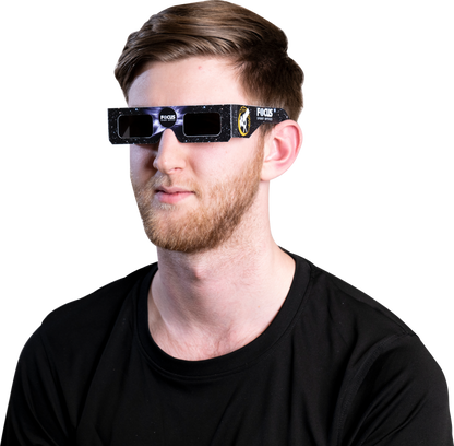 Njut av att titta på det sällsynta solfenomenet av en solförmörkelse på ett säkert sätt med Focus Sport Optics solförmörkelseglasögon. Tillverkade med högkvalitativa linser. Våra solglasögon erbjuder dig den bästa tittarupplevelsen med 100% säkerhet!