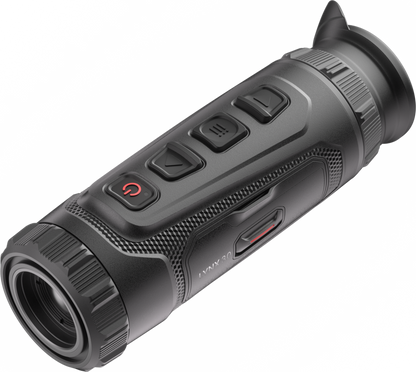 HIKMICRO Lynx 3.0 LH19 kombinerar avancerad värmekamerateknik med exceptionell bärbarhet för jägare och friluftsproffs som kräver tillförlitlig prestanda i fält. Denna kompakta termiska monokular ger professionell detekteringsförmåga i en lättviktsdesign i fickformat.
