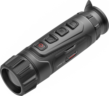 HIKMICRO LYNX LQ35 3.0 är ett kompakt termiskt monokulärt kikarsikte som är utvecklat för seriösa jägare och friluftsmänniskor som behöver pålitlig detektering och identifiering på medellång till lång distans. Med en basförstoring på 1